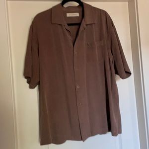 Men’s Tommy Bahama brown short sleeve shirt size XL.